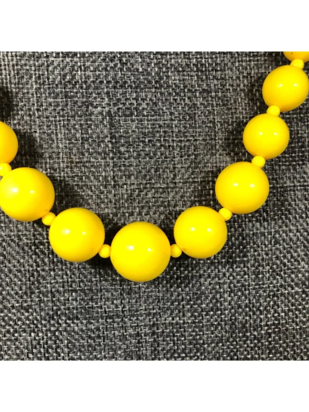 Vintage Yellow Beaded Necklace 17 inch Graduated Plastic Beads Retro Mod Jewelry